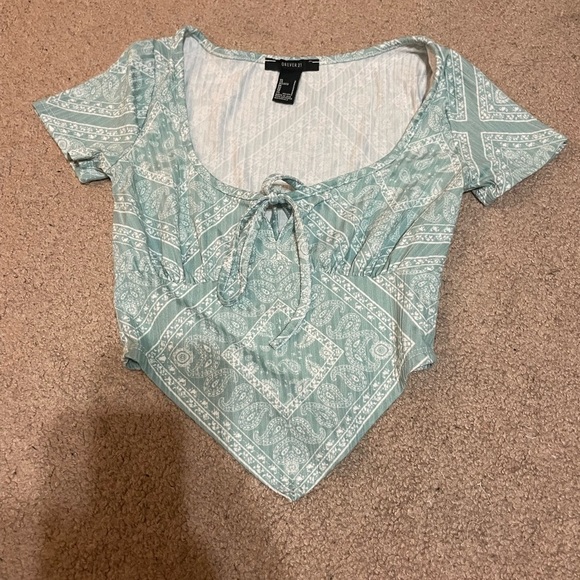 Forever 21 Green bandana style short sleeve crop top size small - Picture 1 of 8